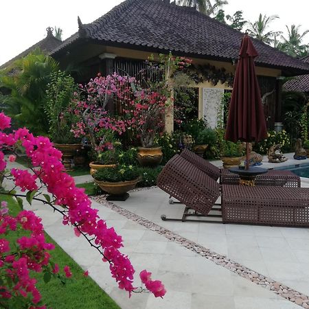 Villa Gusmania จันดีดาซา ภายนอก รูปภาพ