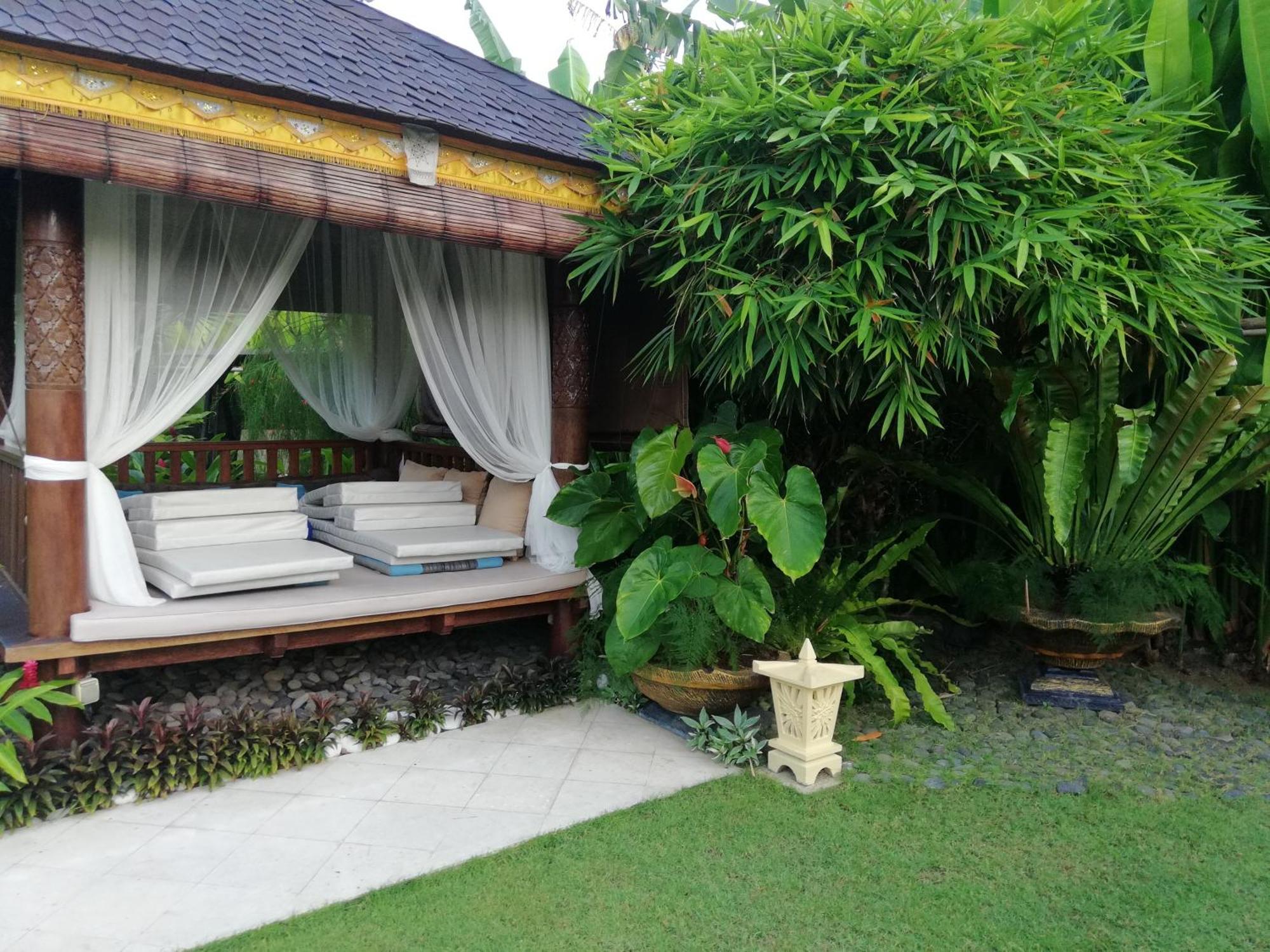 Villa Gusmania จันดีดาซา ภายนอก รูปภาพ